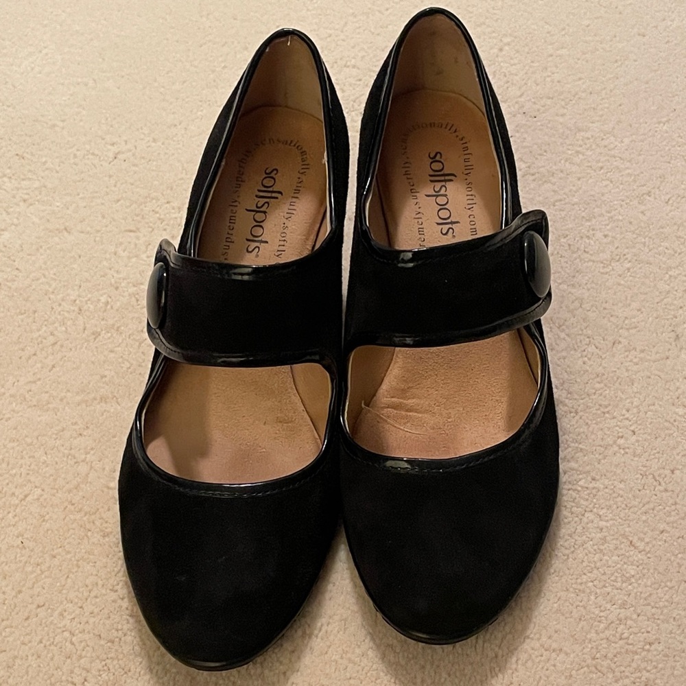 Softspots Suede Pumps, Black, 6.5